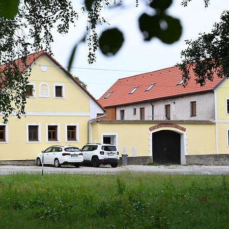 Penzion Mezi Radky Jindřichŭv Hradec Kültér fotó
