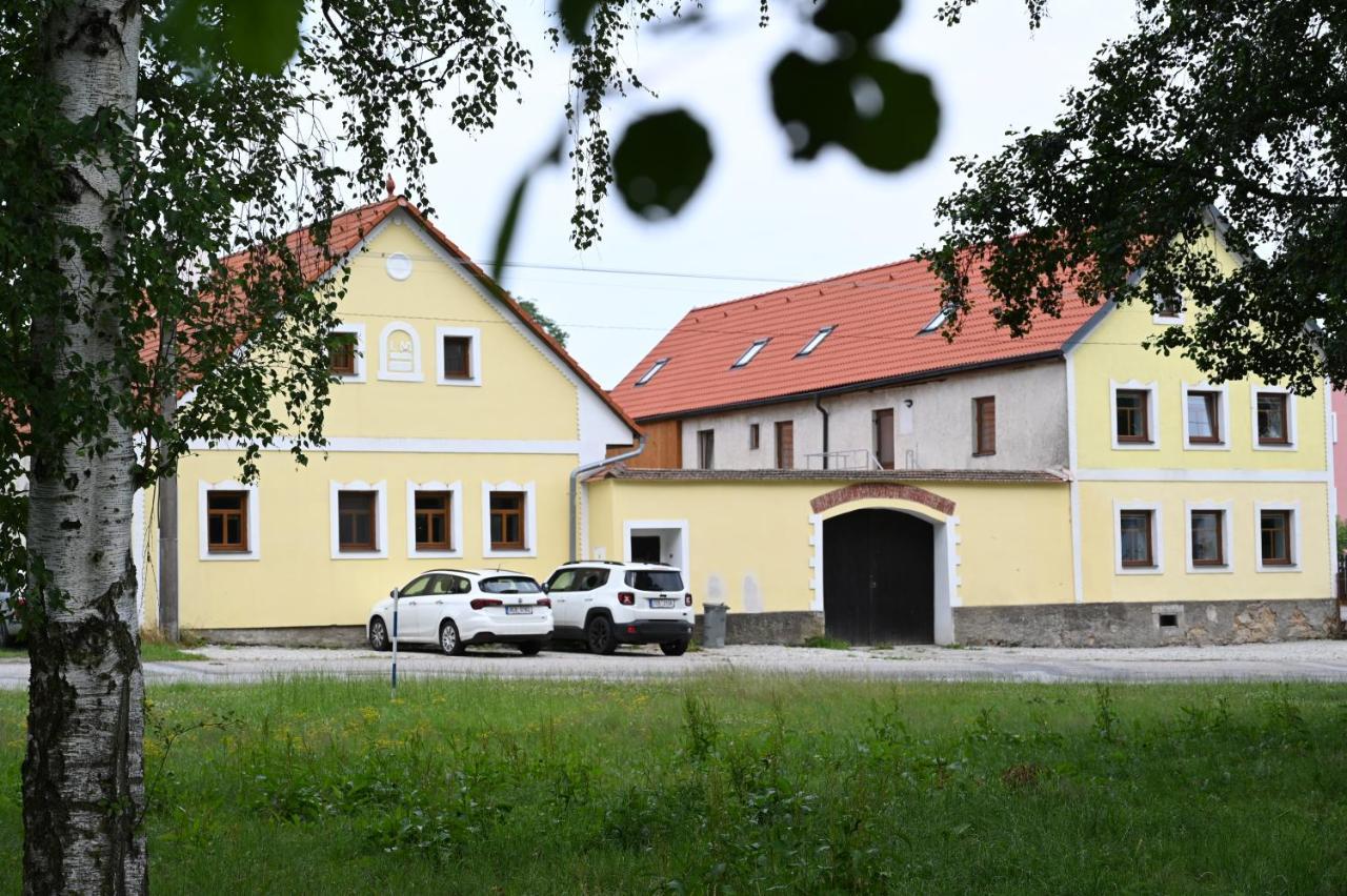 Penzion Mezi Radky Jindřichŭv Hradec Kültér fotó
